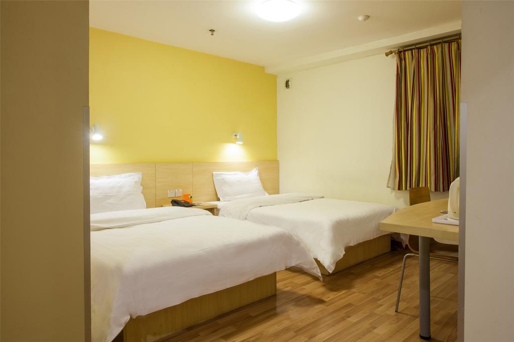 7Days Inn Guilin Railway Station Bagian luar foto
