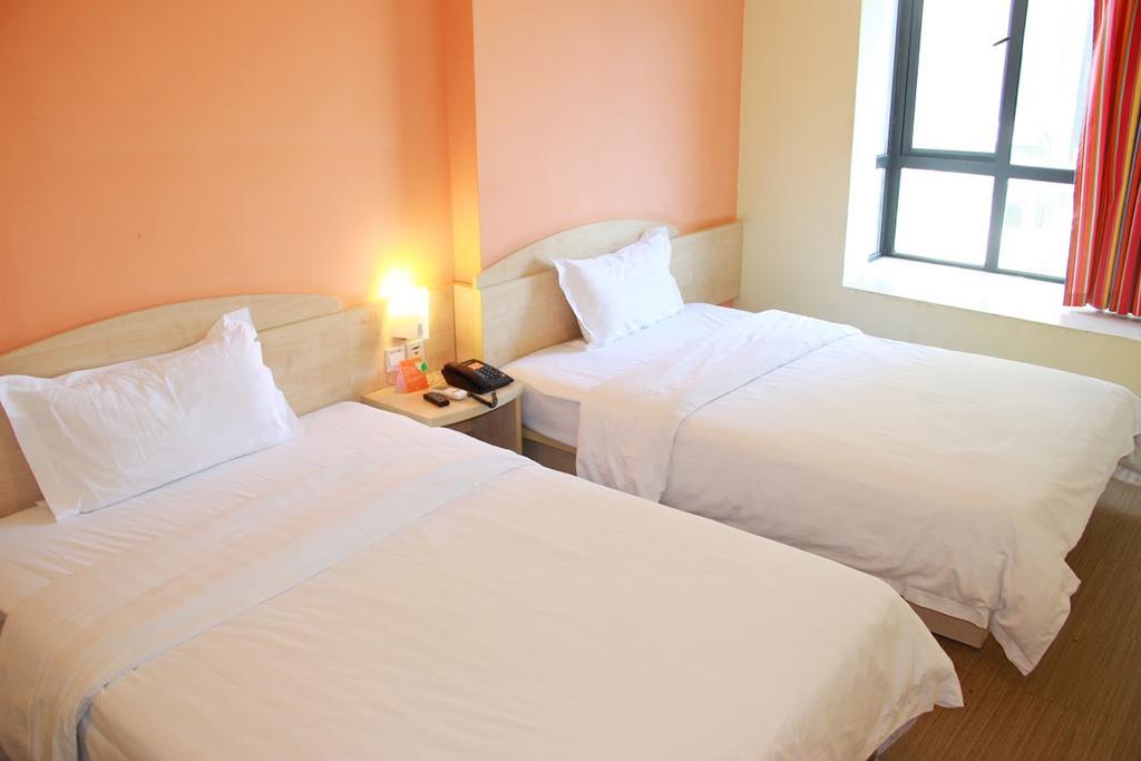 7Days Inn Guilin Railway Station Bagian luar foto